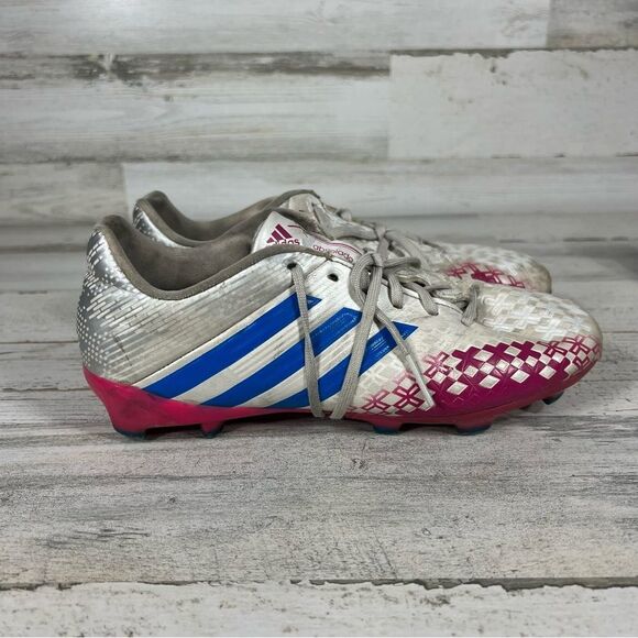 Adidas‎ soccer shoes kids 6.5 - Picture 1 of 9